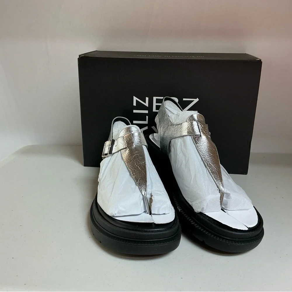 Alyssa T-Strap Thong Platform Sandals - Picture 7 of 8